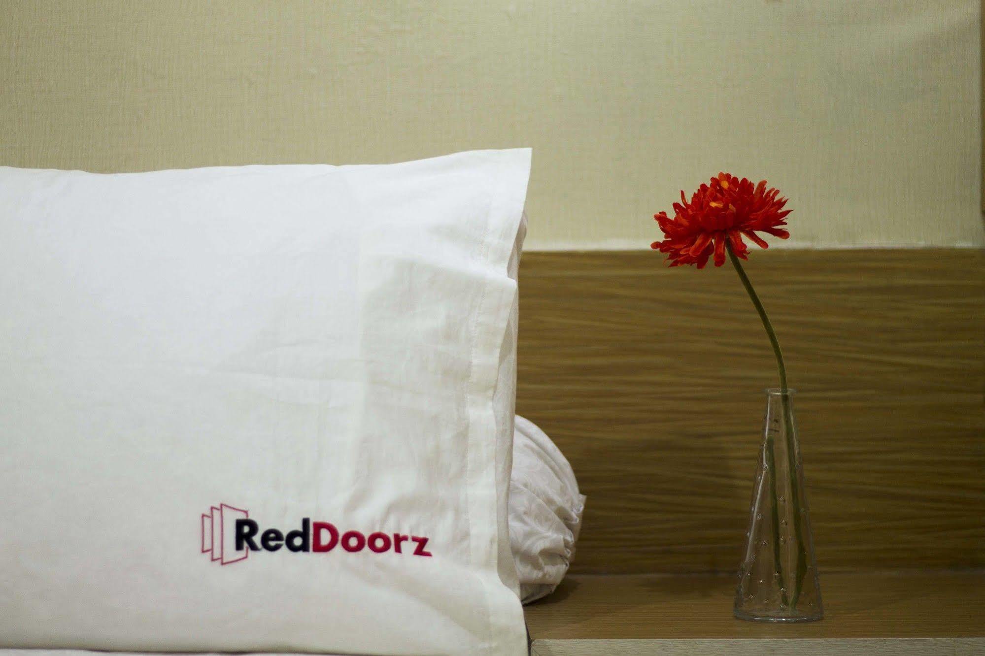 Reddoorz At Arwiga Hotel Near Rs Hasan Sadikin Μπαντούνγκ Εξωτερικό φωτογραφία